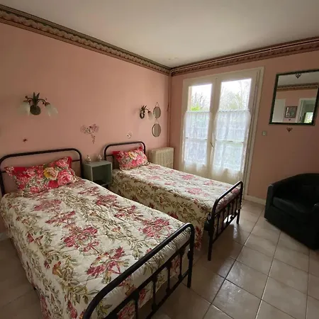 Maison Confortable Avec Piscine Pres De La Ville-dieu La Ville-Dieu-du-Temple