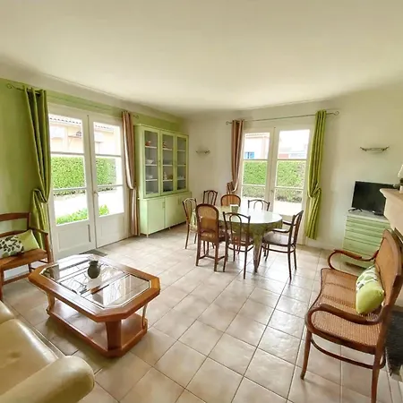 Ferienhaus Maison Confortable Avec Piscine Pres De La Ville-dieu