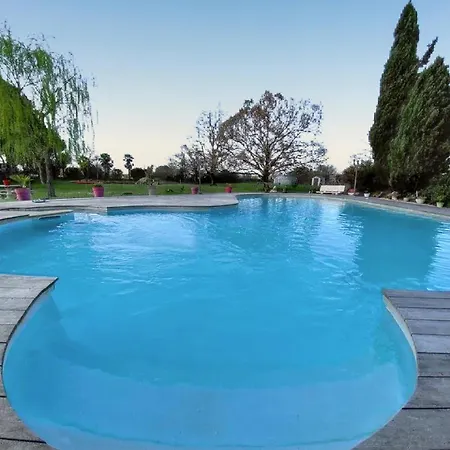 Maison Confortable Avec Piscine Pres De La Ville-dieu بيت للعطل La Ville-Dieu-du-Temple