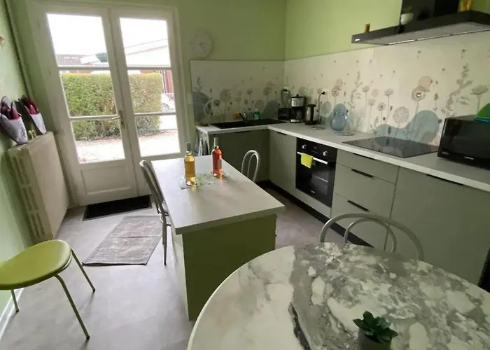 Maison Confortable Avec Piscine Pres De La Ville-dieu * La Ville-Dieu-du-Temple