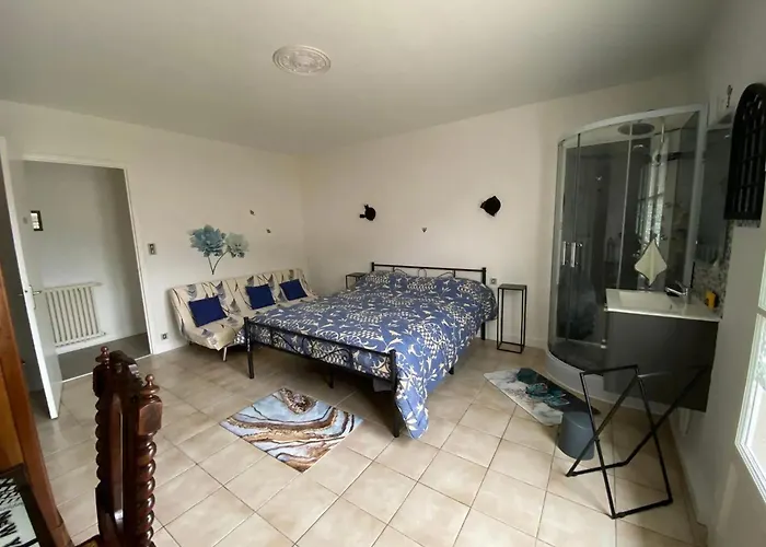 Maison Confortable Avec Piscine Pres De La Ville-dieu * La Ville-Dieu-du-Temple