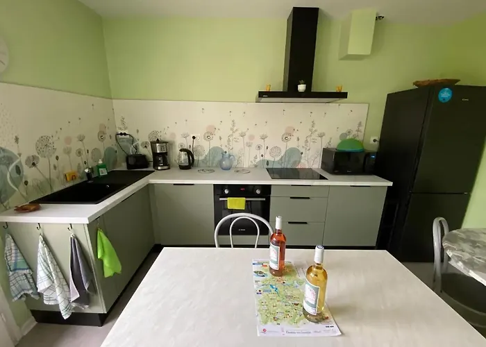 Maison Confortable Avec Piscine Pres De La Ville-dieu La Ville-Dieu-du-Temple