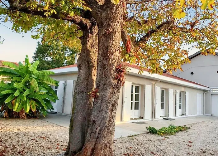 Σπίτι διακοπών Maison Confortable Avec Piscine Pres De La Ville-dieu *