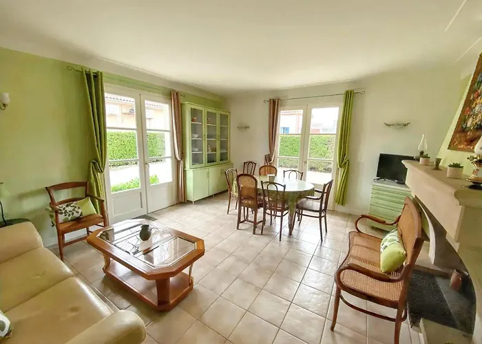 Σπίτι διακοπών Maison Confortable Avec Piscine Pres De La Ville-dieu